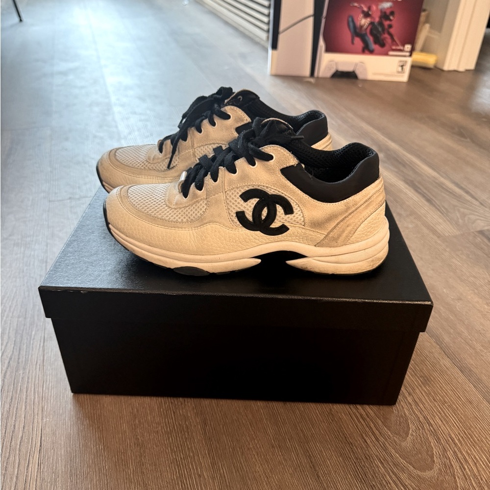 Authentic women chanel sneakers. Size 39